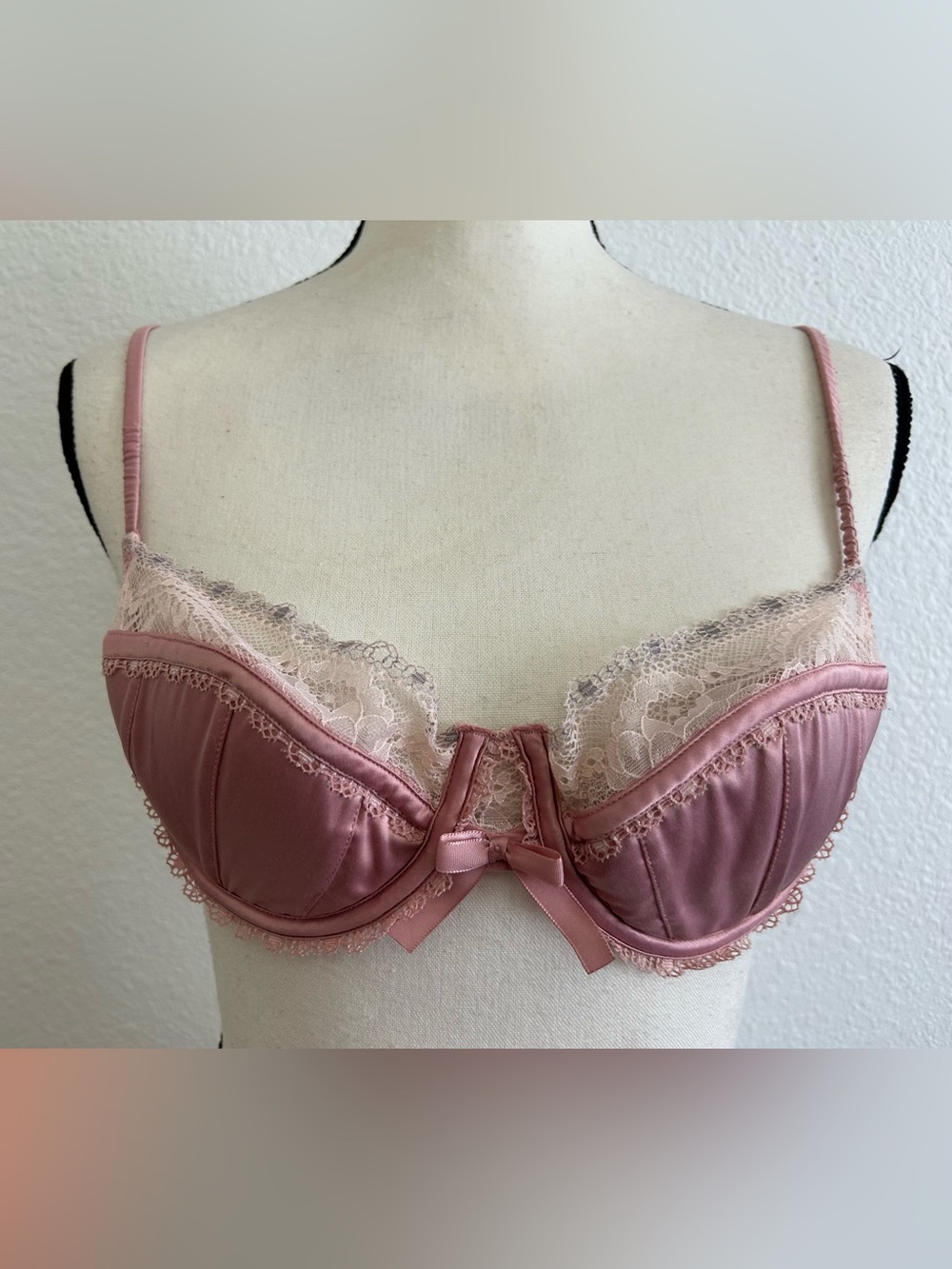 VICTORIA’S SECRET ANGELS Pink Satin Balconet Bra Size 36B